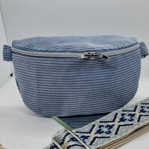 Bauchtasche Hipbag Crossbag Cord hellblau Handmade Schultertasche Geburtstag Frau Tochter Mädchen Muttertag