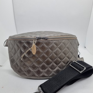 Bauchtasche Hipbag vegan Leder Crossbag Handmade grau/platin Schultertasche Muttertag Frau Tochter Mädchen Schultergurt