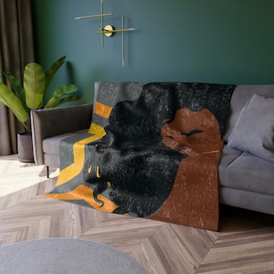 Honeycomb Lady Crushed Velvet Blanket