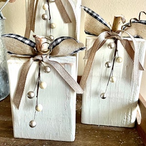 Wood Block Pumpkins | Fall Porch Pumpkins | Fall Wood Pumpkin Decor | Rustic Wooden Pumpkins | Farmhouse Fall