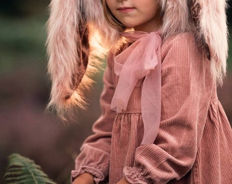 Gorro/gorro de conejo de pelo rosa polvoriento para niños y bebés. Accesorios para sesiones de fotos.