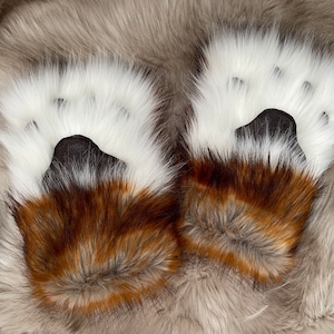 Fingerless fox paws