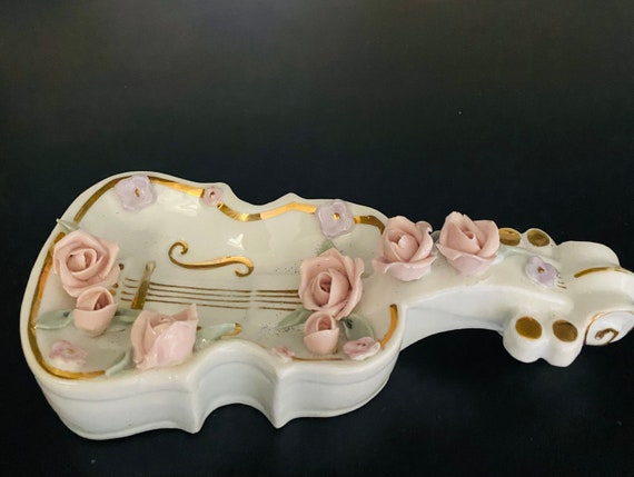 Collectible Japan 1940’s White Porcelain Violin T… - image 2