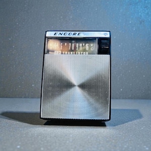 Small vintage radio - Etsy 日本 Small vintage radio - Etsy 日本