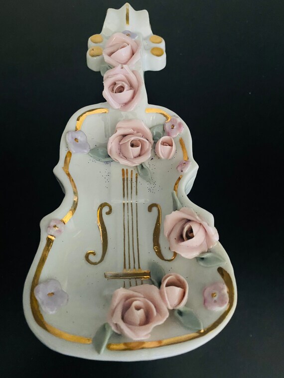 Collectible Japan 1940’s White Porcelain Violin T… - image 3