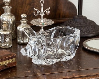 Bol de cristal con forma de cerdito, ideal para dulces, baratijas o pequeños objetos. Fabricado en Francia por D’Arques.