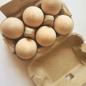 Wooden Eggs Pretend Play Food, set of 6 eggs and carton, wooden toy
