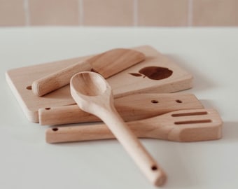 Set di utensili da cucina in legno per giocare