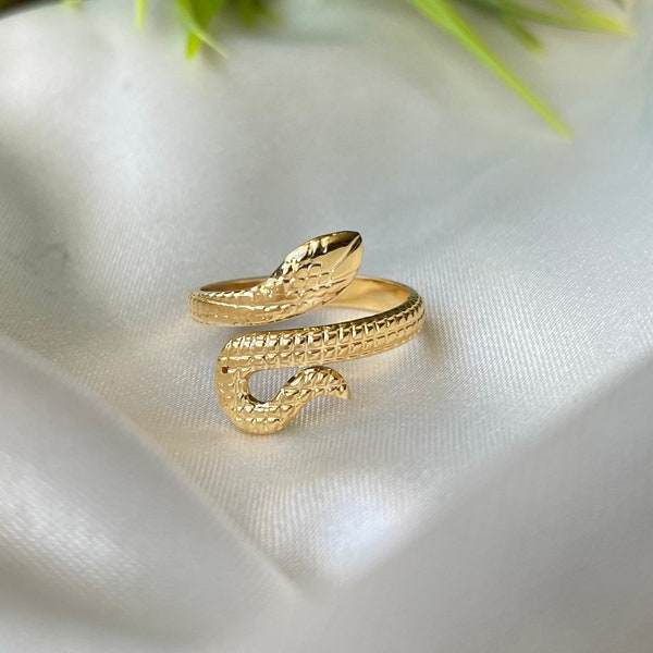 Gold Snake Ring, snake ring adjustable, stackable ring stainless steel, open ring, serpent ring, snake jewelry, dainty gold ring