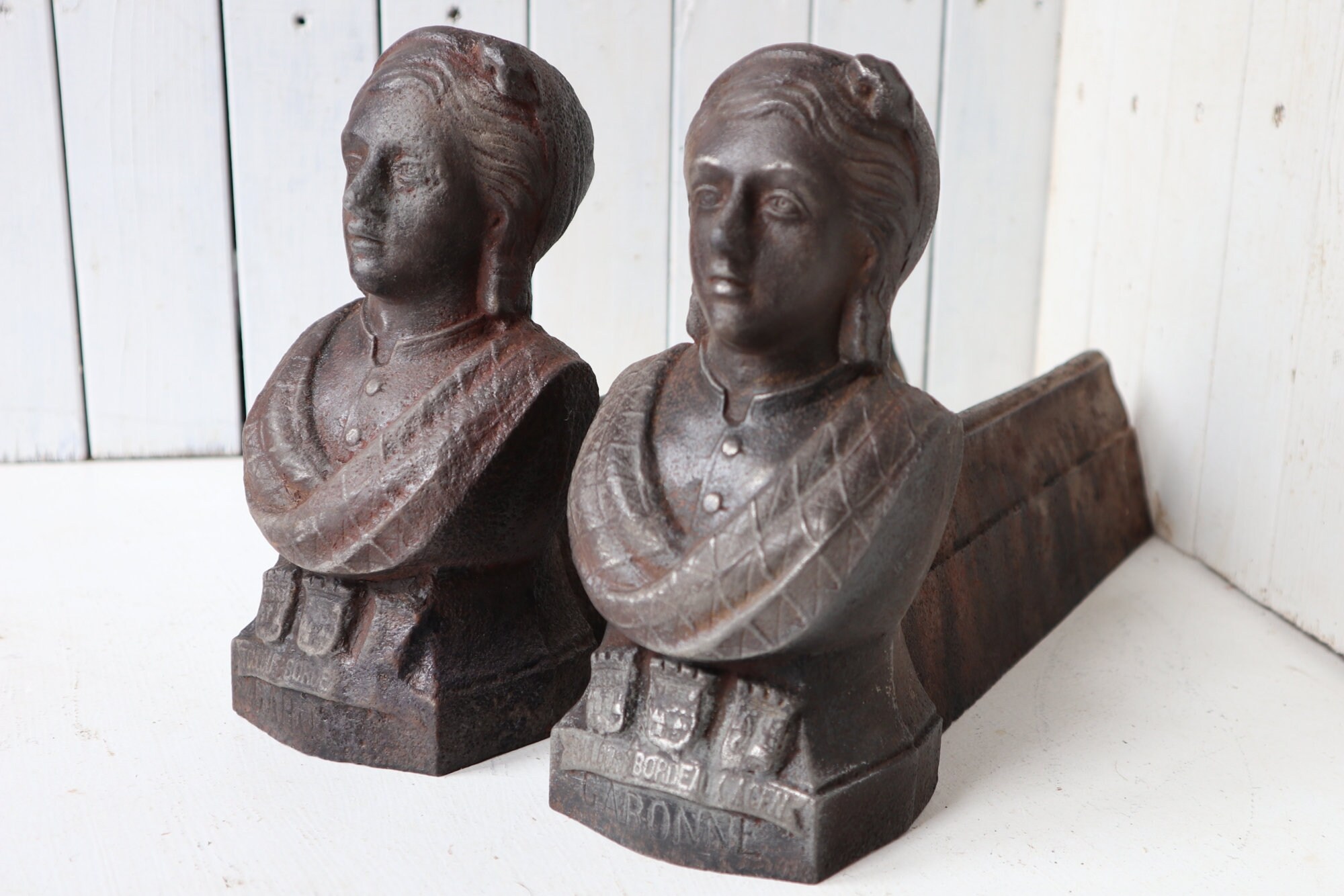 Antique Français Figural Andirons - Garonne Soutiens en Rondins de Chiens Feu Fonte, Décoration Foye