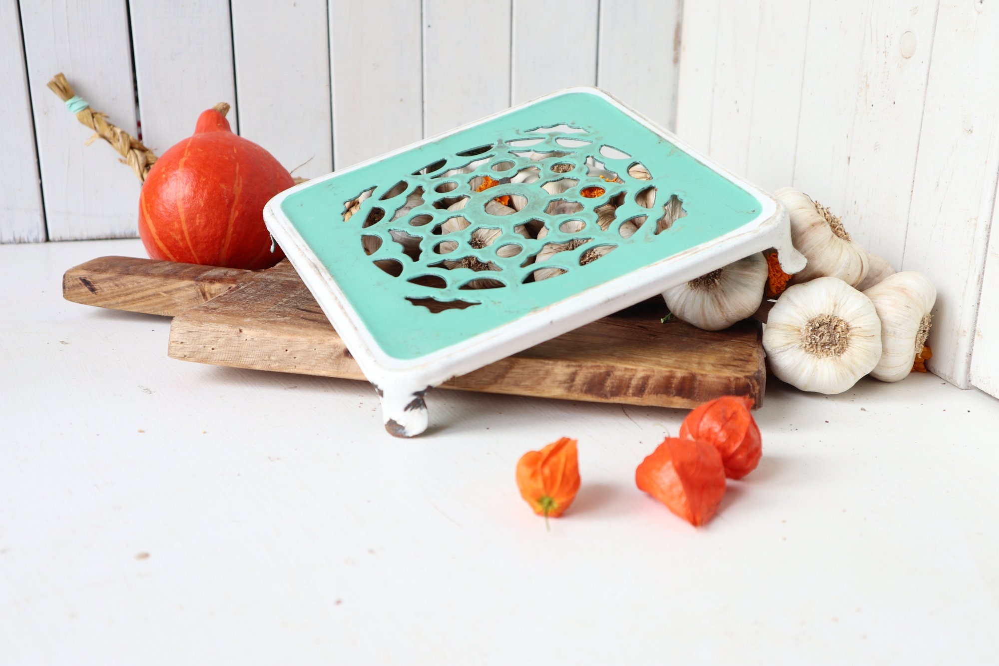 Jade Green & White Square Émailware Trivet Pot-stand, Vintage Français