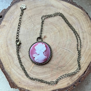 Necklace Gemme Cameo Cabochon Victorian pink
