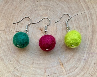 Earrings felt ball red green small