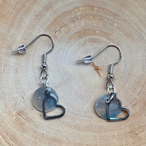 Earrings with mother of pearl and heart pendant