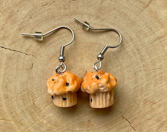 Earrings muffin sweet pastry for bakers