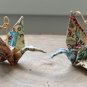 Ohrringe Origami Kranich aus Landkarte, groß