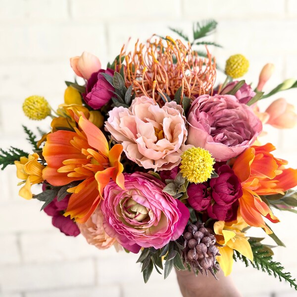 Hot pink Orange bouquet | Fuchsia, berry, blush, peach, yellow bright tropical flowers | Petite bridesmaid bouquets | Summer Spring wedding