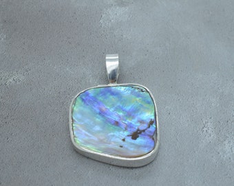 Gemtastic 925 Sterling Silver Handmade Mother of Pearl Pendant