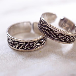 925 Sterling Silver Toe Rings Pair | Adjustable Boho Tribal Leaf Pattern Foot Jewelry | Hypoallergenic Summer Gift by Gemtastic