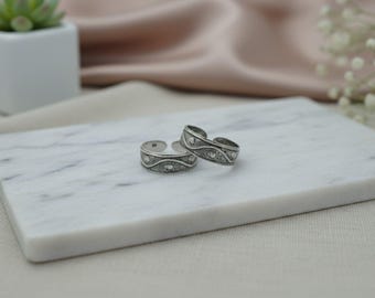 Sterling Silver Wavy Toe Ring: Adjustable Boho Beach Jewelry