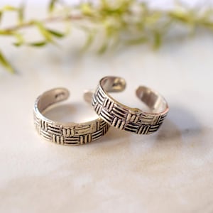 Gemtastic Woven Pattern Toe Rings Pair | 925 Sterling Silver Adjustable Hypoallergenic Tribal Boho Foot Jewelry | Unique Summer Gift