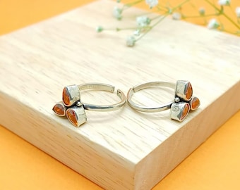 Handmade Sterling Silver Toe Ring: Floral Design with Garnet Stones