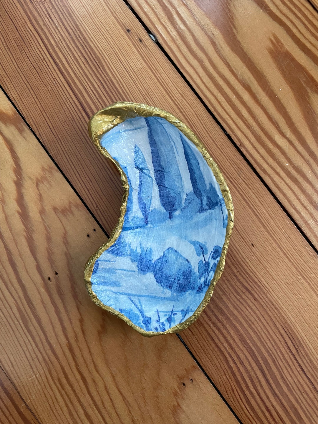 Christmas Oyster Shell Trinket Dish (multiple variants)