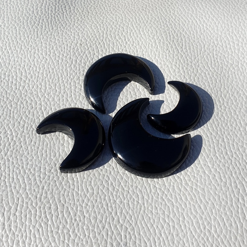 ATTRACTIVE Whole Sale 4-Pcs Lot Black onyx Crescent Moon Cabochon Flat Back Loose Moon Stone Polished Hand Carved Onyx moon Pendant 125-Crt