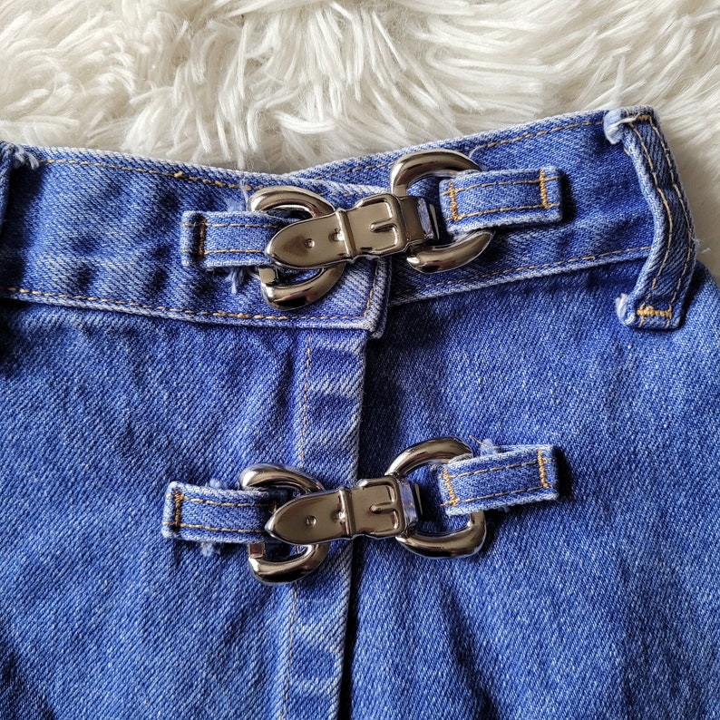 Vintage 90s Cotton Denim Mom Skort, Medium 28 Waist, High Rise Watch LA USA Blue Jean Wrap Skirt Shorts, Silver Belt Buckle Hardware image 7