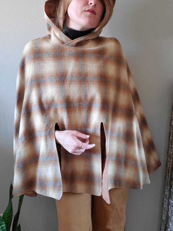 Vintage 70s Tan Plaid Cape, One Size Fits All, Lig