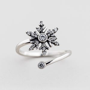 Snowflake Ring 925 Sterling silver / Silver Winter Ring / Womens Zirconia Ice Ring / Engagement Ring / Handcrafted Silver ring / Snow Ring