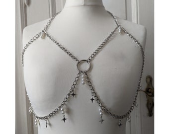 Chain harness with beads and stars