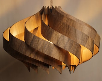 Handgefertigte Pendelleuchte aus Holz in Walnuss-Optik – skandinavischer Stil