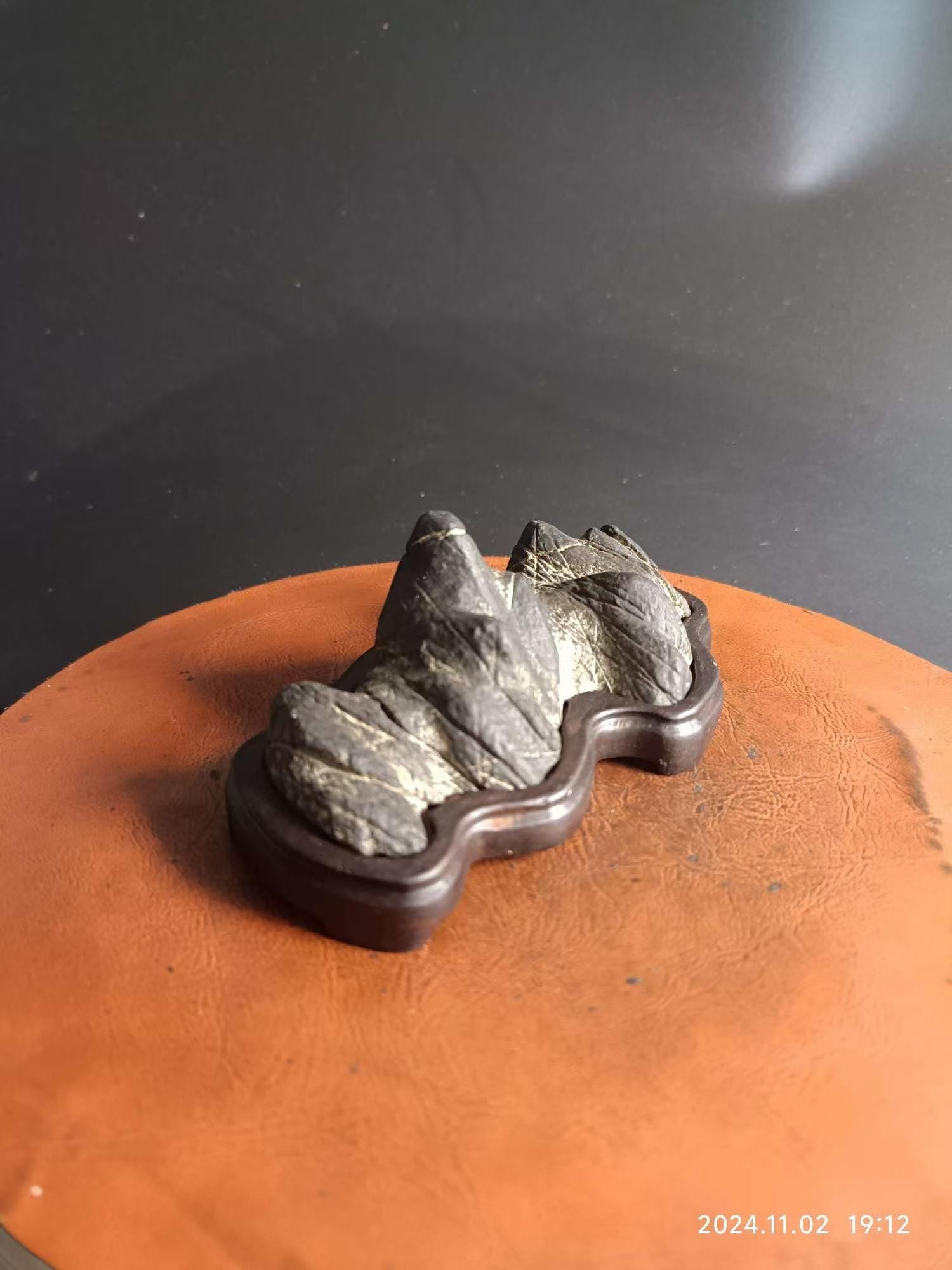 China Natural Stone Mountain Stones Bonsai Suiseki Youlan Orchid