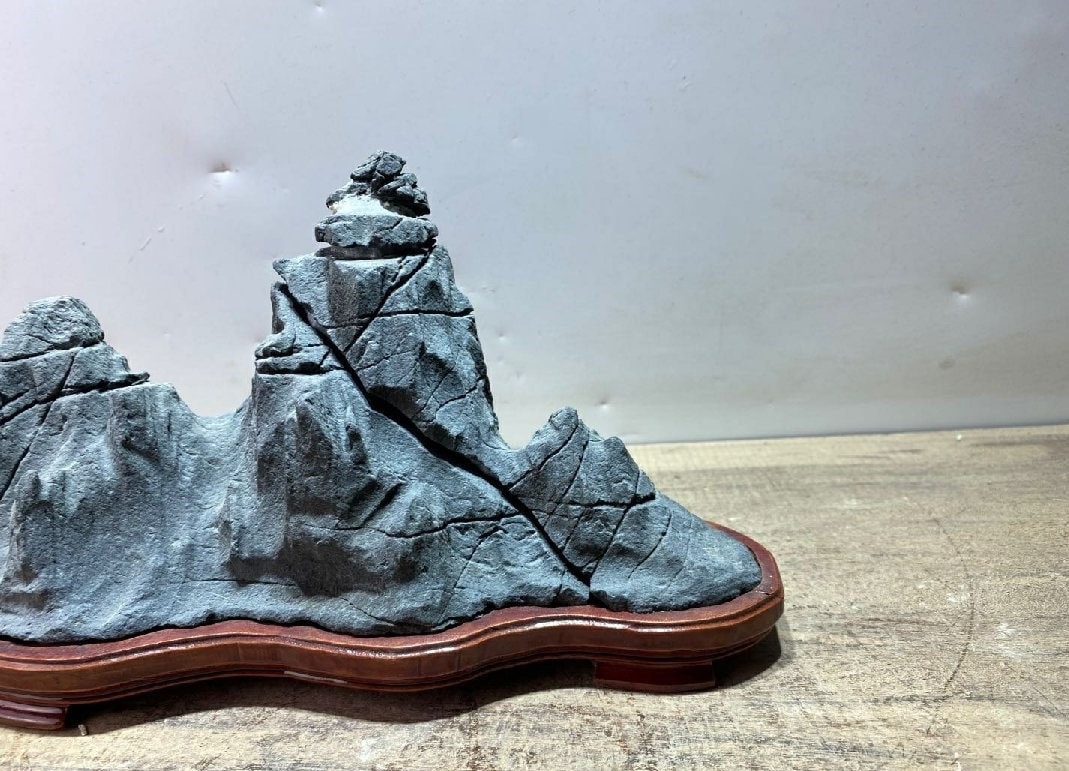 China Natural Stone Mountain Stones Bonsai Suiseki Youlan Orchid