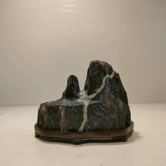 China Natural Stone Mountain Stones Bonsai Suiseki Lingbi Stone