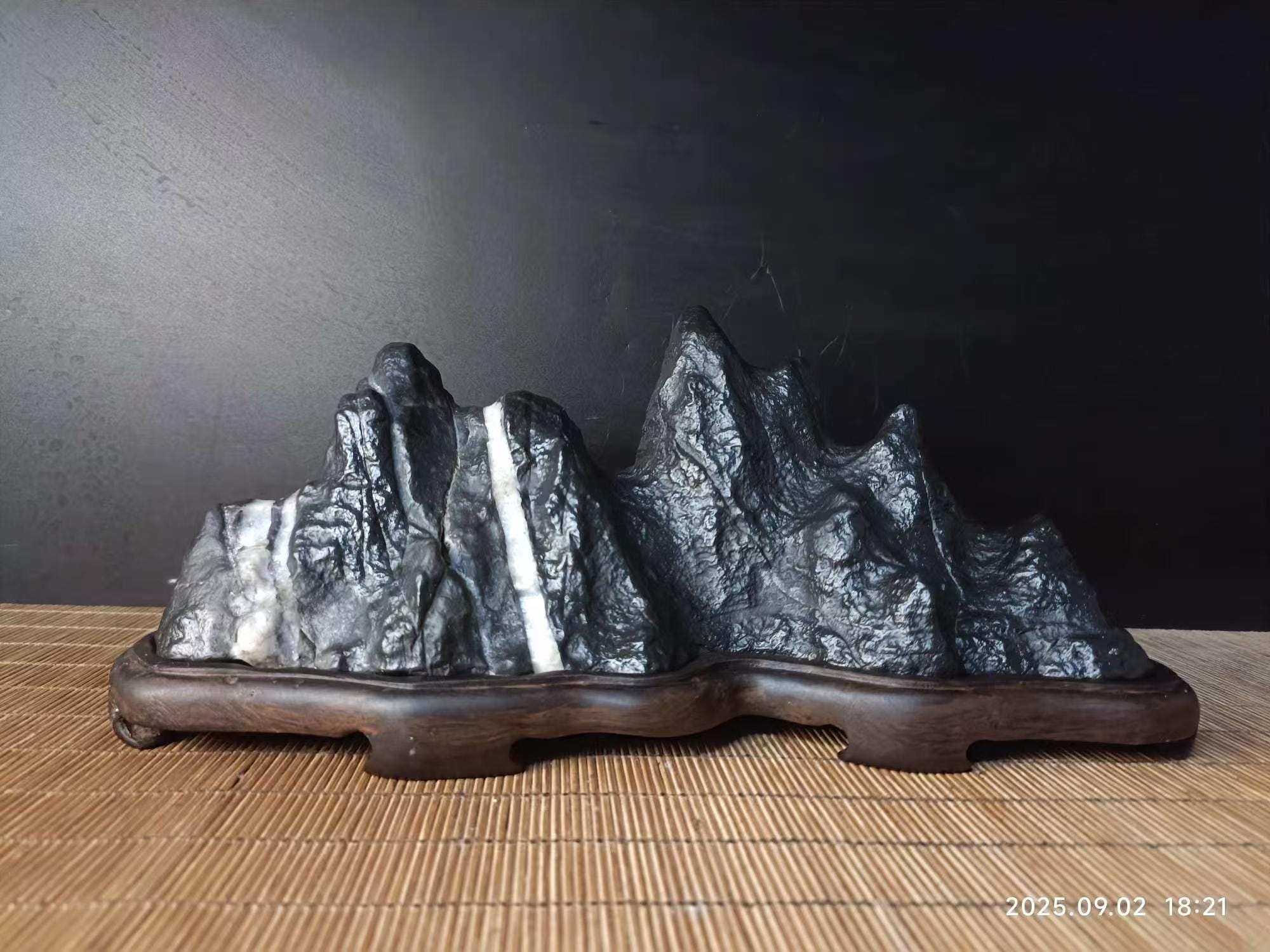 China Natural Stone Mountain Stones Bonsai Suiseki Youlan Orchid