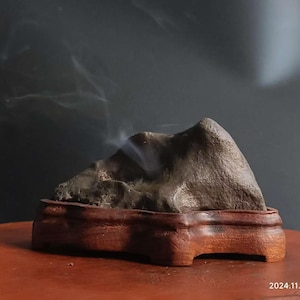 中国　玉石彫刻　鶏血石　山水人物刻　床飾　置物　唐木台付　F　R7719B Gongshi - Etsy 日本