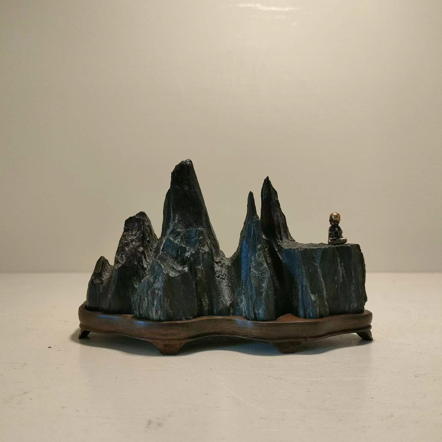 China Natural Stone Mountain Stones Bonsai Suiseki Lingbi Stone