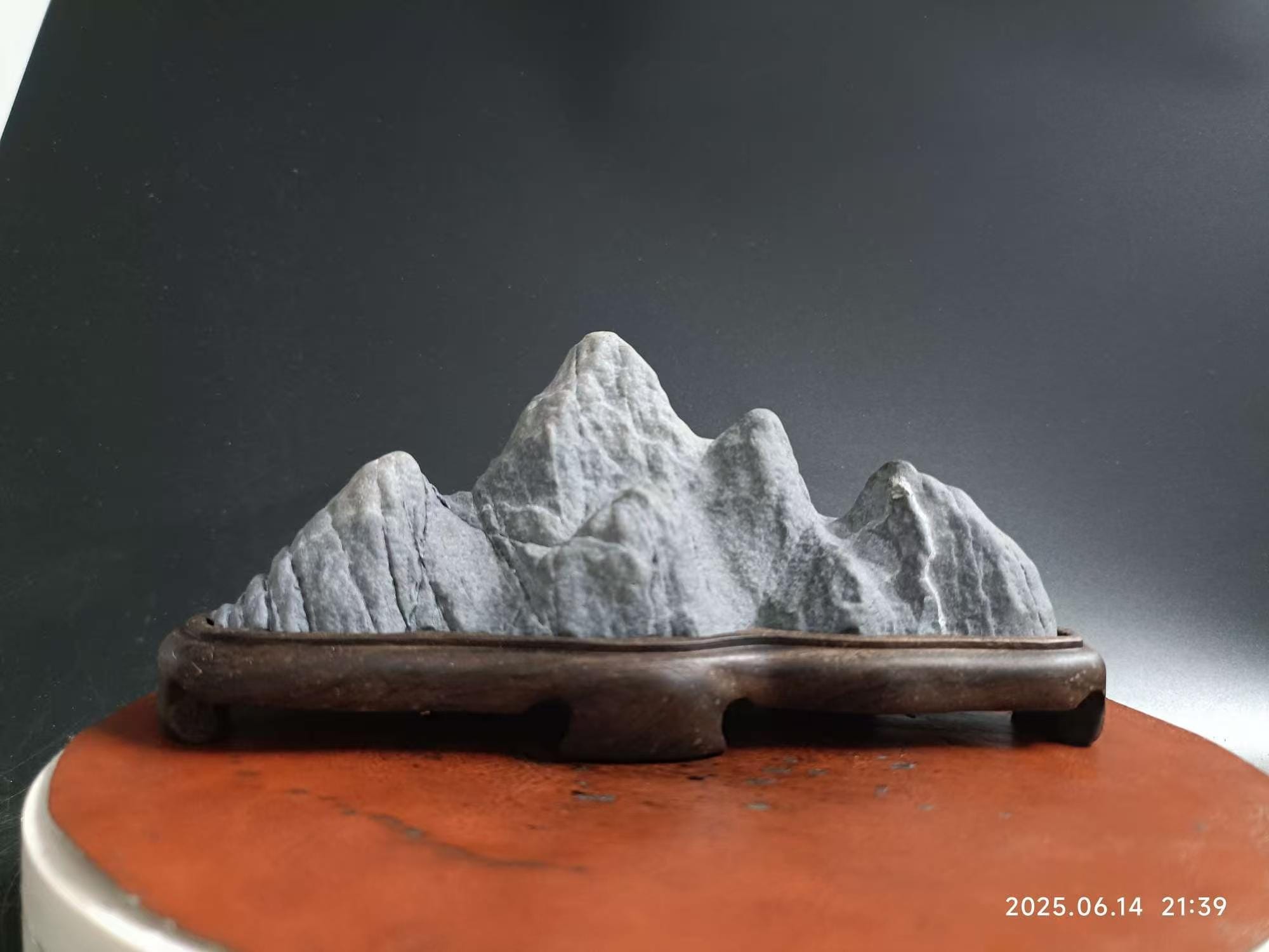 China Natural Stone Mountain Stones Bonsai Suiseki Youlan Orchid