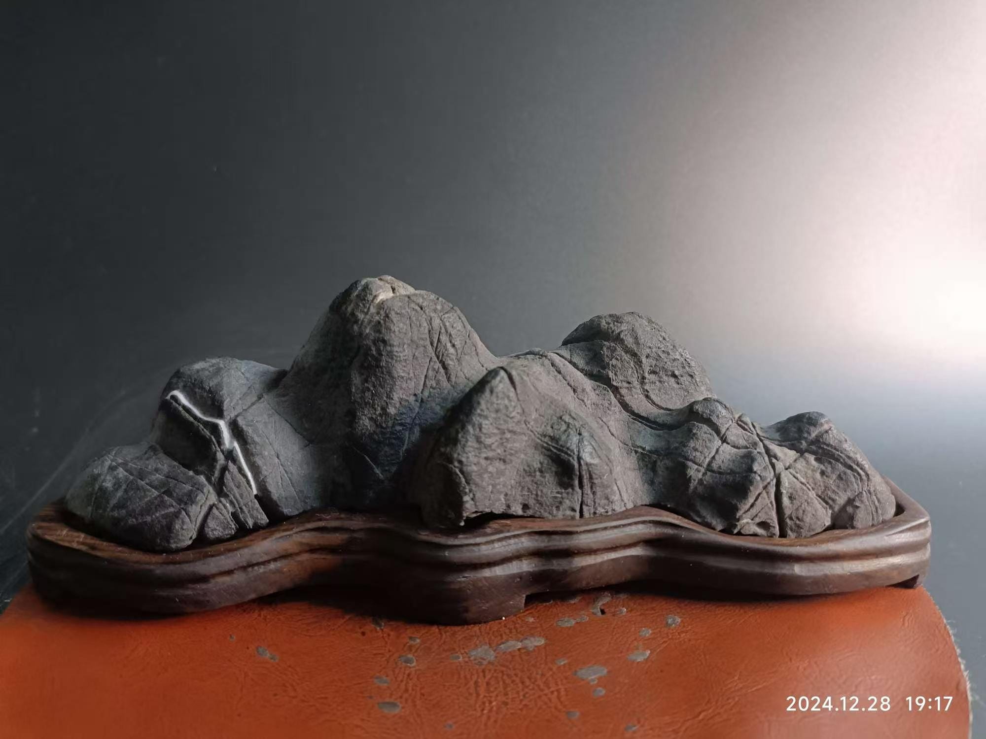 China Natural Stone Mountain Stones Bonsai Suiseki Youlan Orchid