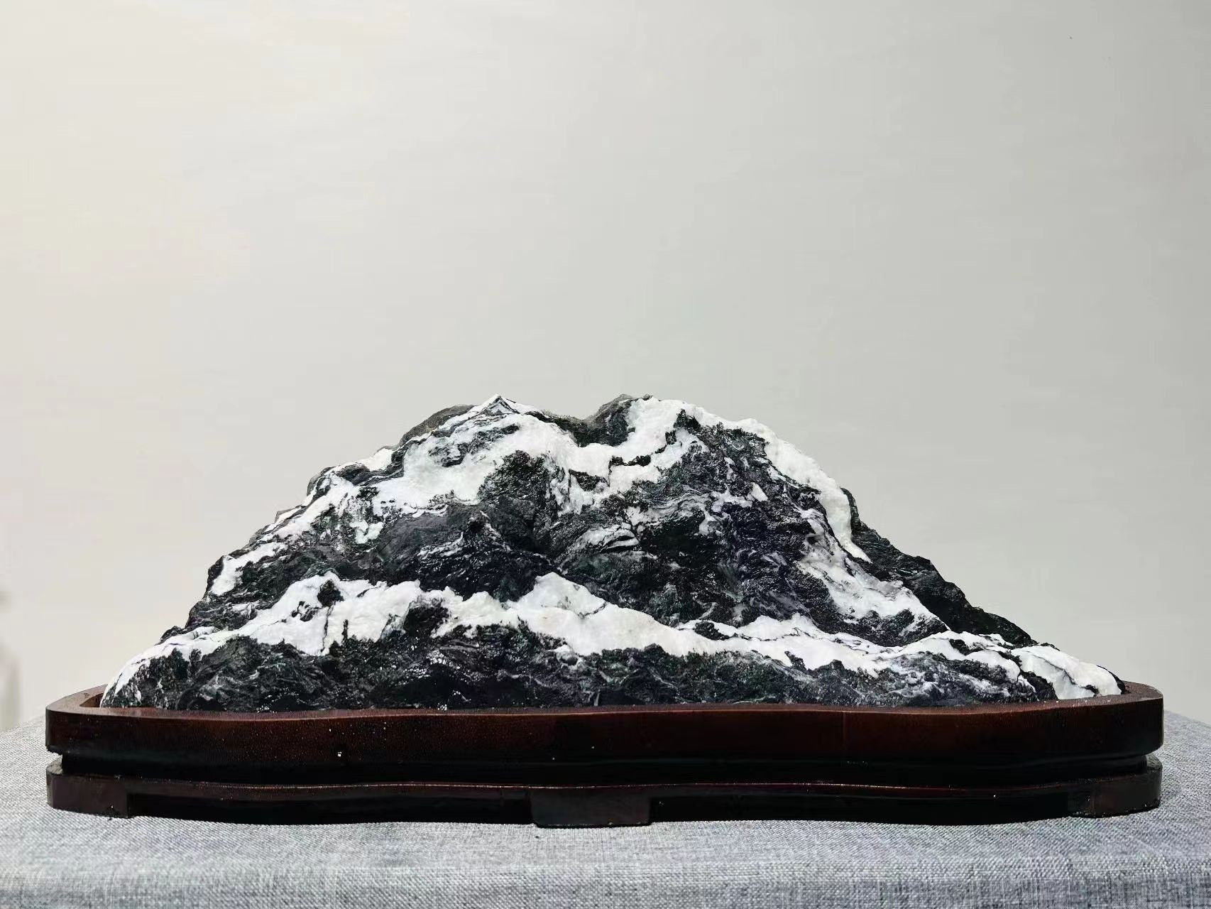China Natural Stone Mountain Stones Bonsai Suiseki Xuan Stone 宣石