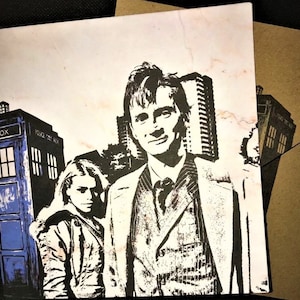 Tarjeta de felicitación de David Tennant y Billy Piper y sobre en blanco por dentro