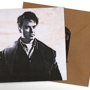 Tarjeta de felicitación John Barrowman 15x15 y sobre en blanco en el interior
