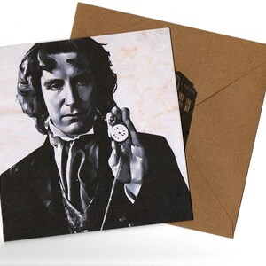 Tarjeta de felicitación de 15 x 15 de Paul McGann y sobre en blanco en el interior