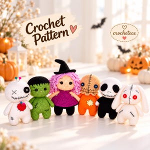 Könnte beinhalten: Sechs kleine Häkelpuppen mit Halloween-Motiven, darunter eine weiße Voodoo-Puppe, ein grünes Monster, eine Hexe mit lila Haaren, eine orangefarbene Puppe im Jutesack-Stil, ein schwarz-weißes Skelett und ein weißer Hase mit roten Augen.