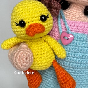 Muñeca patrón de ganchillo Muñeca Amigurumi MİA y Patito English/Français/Português/Espanol imagen 6