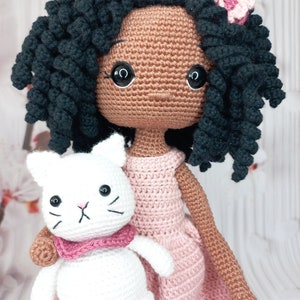 Patron au crochet poupée Amigurumi poupée Layla et Chat English,,Español,Portugais brésilien,Français pdf pattern image 2