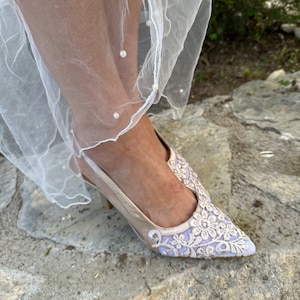Champagne Lace wedding shoes..Lace wedding shoes.. Bride short  heels embroidered shoes