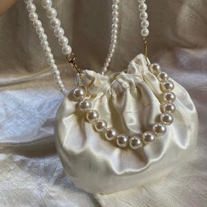 Bridal satin bow purse … wedding bag.. white bride bag.. wedding hand bag .. satin evening bag